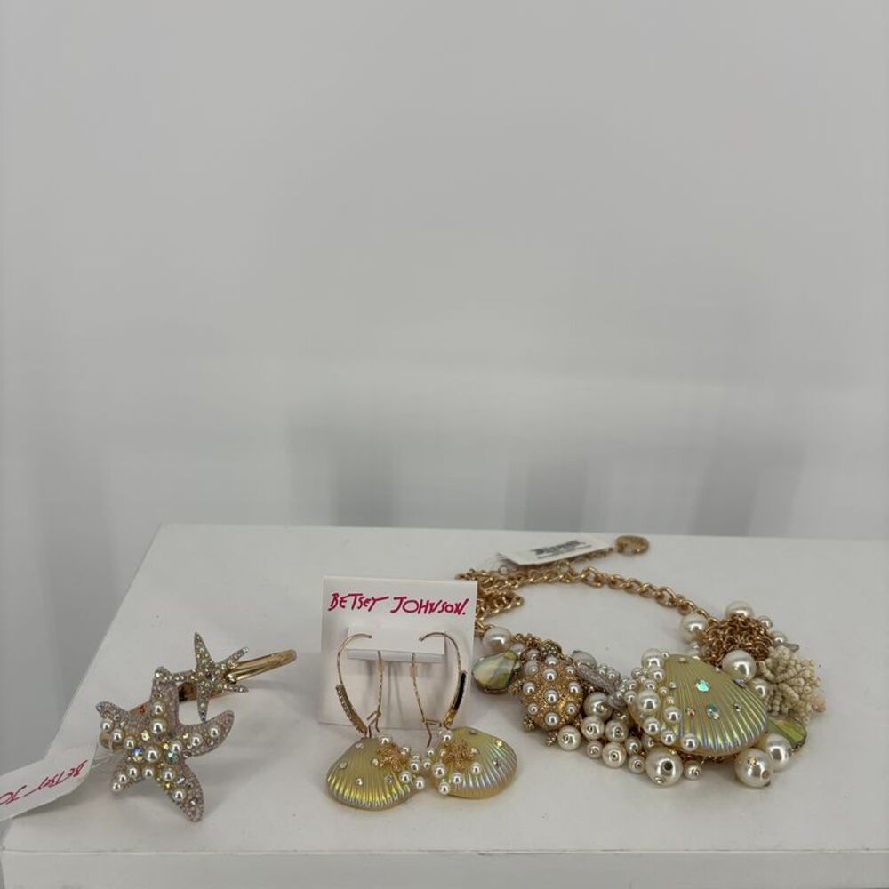 Betsey Johnson Seashell Jewelry Set